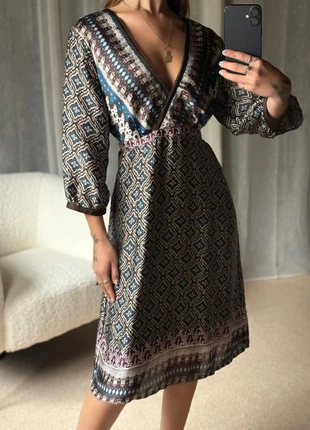 Robe à Motif Col V Ceinturée effet Satiné / Patterned V-Neck Satin Effect Belted Dress, zustand: Neu, größe: S / 36 / 8, 21,40 €, 23,17 € beinhaltet Vinted-Käuferschutz Pro