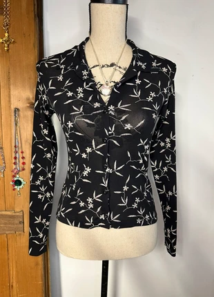 Magnifique chemisier en tulle noire vintage à fleurs 90s vibe taille 36/38, marca: Vintage, estado: Muy bueno, tamaño: M / 38 / 10, 15,00 €, 16,45 € Protección al comprador Pro incluida