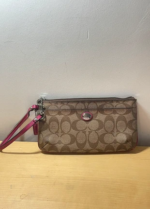 COACH Peyton signature Go Go Wristlet, brand: Coach, condition: Very good, £35.00, £37.45 includes Buyer Protection