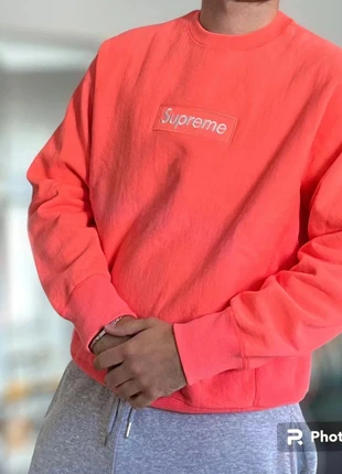 Supreme Crewneck Box logo FW18 Fluorescent Pink, marke: Supreme, zustand: Sehr gut, größe: M, 120,00 €, 126,70 € inklusive Vinted-Käuferschutz