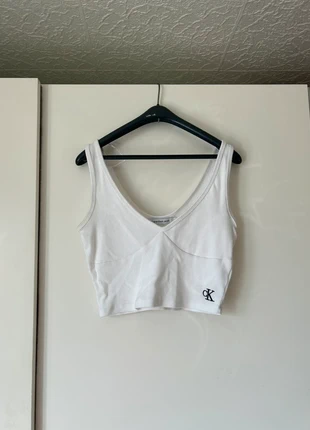 Crop top blanc Calvin Klein – Taille L – Basique stylé, quasi neuf, marque: Calvin Klein, état: Neuf sans étiquette, taille: L / 40 / 12, 10,00 €, 11,20 € Protection acheteurs incluse