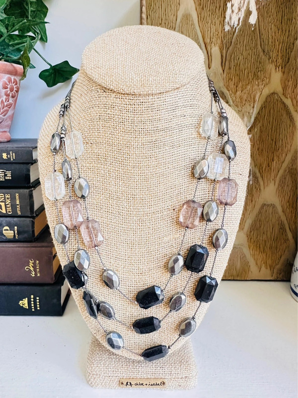 Black and silver bead necklace 1