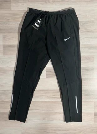 Bas Nike division noir taille M, merk: Nike, staat: Nieuw met prijskaartje, maat: M, € 37,99, € 40,59 inclusief Kopersbescherming