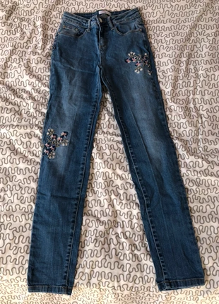 Jean bleu avec fleurs brodé, marca: Cache Cache, estado: Muy bueno, tamaño: XS / 34 / 6, 5,00 €, 5,95 € Protección al comprador incluida