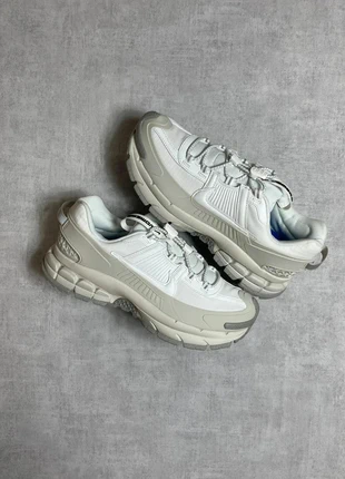 Nike Zoom Vomero Roam Blanc/Crème - taille 40.5 DS, marke: Nike, zustand: Sehr gut, größe: 40.5, 100,00 €, 105,70 € inklusive Vinted-Käuferschutz