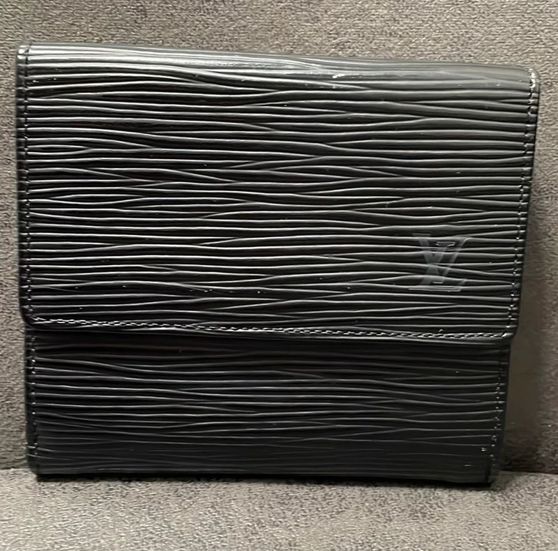 Louis vuitton epi wallet 1