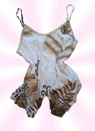 Y2k fairy white and brown flowy asymmetrical cami top, merk: y2k, staat: Goed, maat: S / 36 / 8, € 14,00, € 15,40 inclusief Kopersbescherming