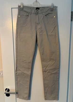 Beige Loose Fit Trousers, marque: H&M, état: Très bon état, taille: W29 | FR 38, 3,00 €, 3,85 € Protection acheteurs incluse