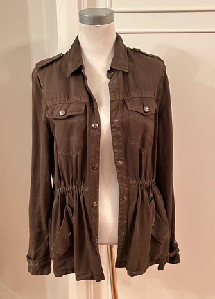 Chaqueta tipo militar Forever21, marca: Forever 21, estado: Muy bueno, tamaño: S / 36 / 8, 19,00 €, 20,65 € Protección al comprador incluida