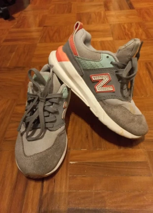 Sapatilhas, marca: New Balance, estado: Muito bom, tamanho: 29, €10.00, €11.20 inclui Proteção do Comprador