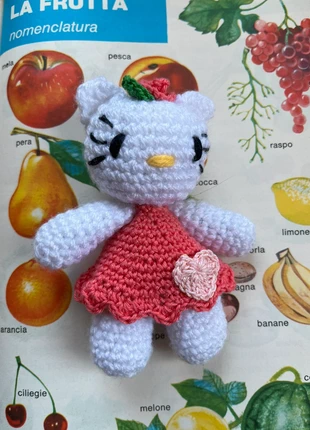 Hello kitty a crochet rosa, marca: Hello Kitty, estado: Nuevo sin etiquetas, 5,00 €, 5,95 € Protección al comprador incluida