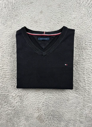 Pull col V unie Tommy Hilfiger | Taille L | Noir Logo Brodé, brand: Tommy Hilfiger, condition: Very good, size: L, €19.90, €21.60 includes Buyer Protection Pro