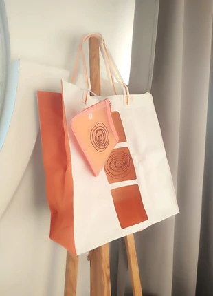 Grand sac Avène blanc et orange + pochette intégrée, merk: Avène, staat: Nieuw zonder prijskaartje, € 8,00, € 9,10 inclusief Kopersbescherming