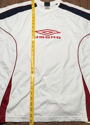 T-shirt umbro blanc vintage, marque: Umbro, état: Très bon état, taille: XL, 2,00 €, 2,80 € Protection acheteurs incluse