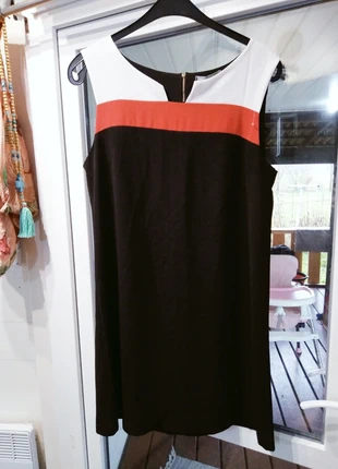 Robe1 , zustand: Neu, mit Etikett, größe: XXL / 44 / 16, 5,00 €, 5,95 € inklusive Vinted-Käuferschutz