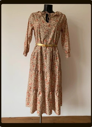 Robe à fleurs 😍, marke: cottagecore, zustand: Sehr gut, größe: M / 38 / 10, 20,00 €, 21,70 € beinhaltet Vinted-Käuferschutz Pro