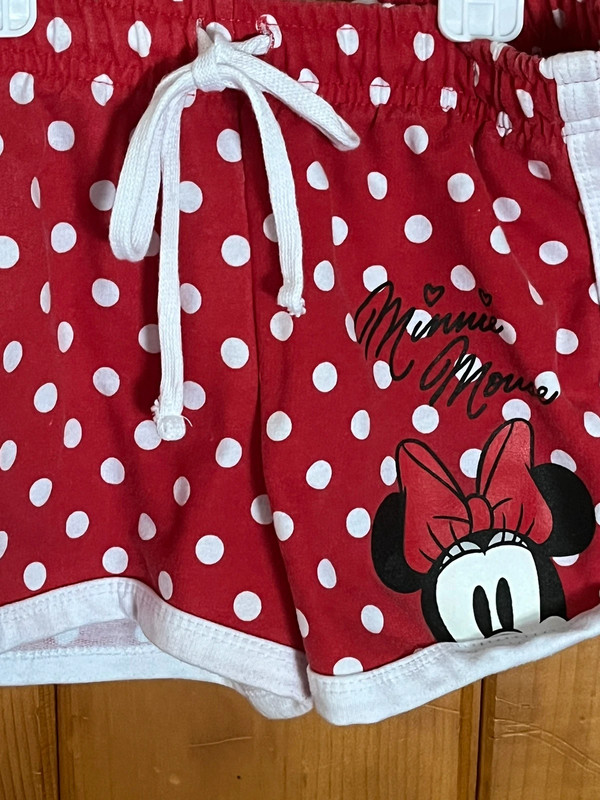 Girls Minnie Mouse shorts. 2