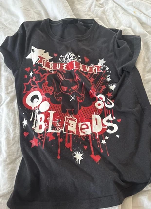 True love bleeds evil bunny shirt, merk: évil bunny, staat: Goed, maat: S / 36 / 8, € 10,00, € 11,20 inclusief Kopersbescherming