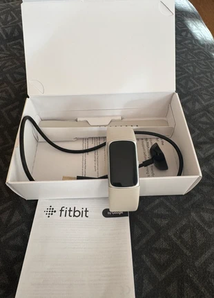 Fitbit fitness tracker, brand: Fitbit, condition: Very good, €80.00, €84.70 includes Buyer Protection