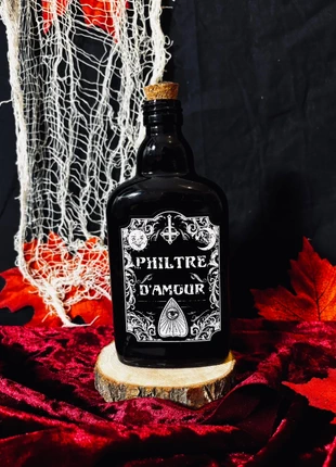 Bouteille décorative noire – étiquette “Philtre d’Amour”, staat: Heel goed, € 6,00, € 7,00 inclusief Kopersbescherming