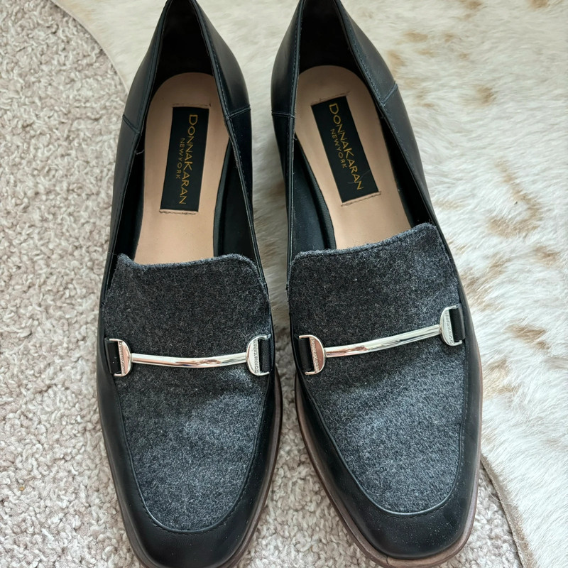 Size 8.5 women’s Donna Karan loafers 2