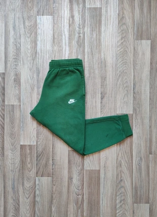 Survêtement / Jogging Nike club fleece logo brodé - L - vert, marque: Nike, état: Très bon état, taille: L, 18,00 €, 19,60 € Protection acheteurs incluse