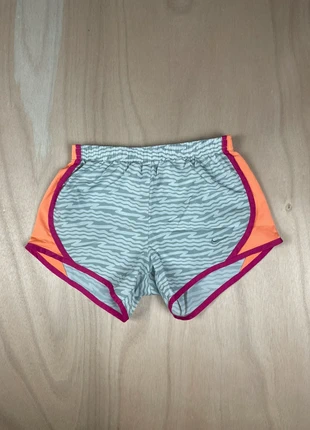 Short court de sport Nike gris/orange/rose dry-fit logo brodé taille M, brand: Nike, condition: Very good, size: M / 38 / 10, €5.50, €6.48 includes Buyer Protection Pro