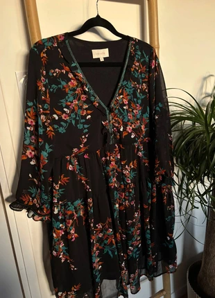 Robe fleurie, brand: Grace & Mila, condition: Very good, size: M / 38 / 10, €19.00, €20.65 includes Buyer Protection