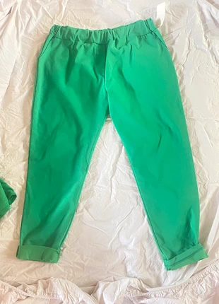 Pantalon vert pomme 🍏 super confortable , marque: Made In Italy, état: Neuf avec étiquette, taille: Taille unique, 20,00 €, 21,70 € Protection acheteurs incluse