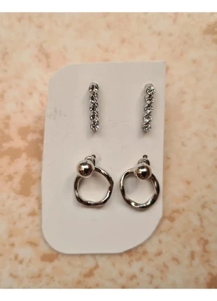 Lot de deux paires de boucles d'oreilles argentées, état: Neuf sans étiquette, 1,00 €, 1,75 € Protection acheteurs incluse