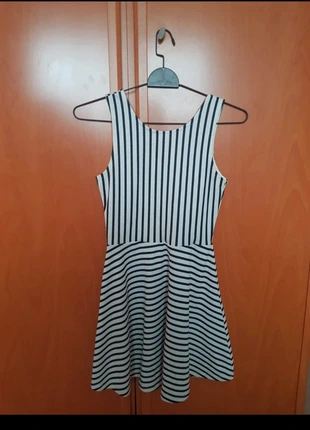 Vestido de rallas azules oscuras., marque: H&M, état: Très bon état, taille: 12 ans / 152 cm, 11,00 €, 12,25 € Protection acheteurs incluse