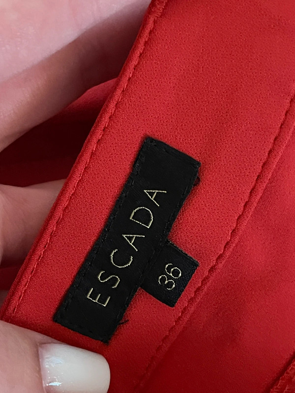 Escada kelnytes 4