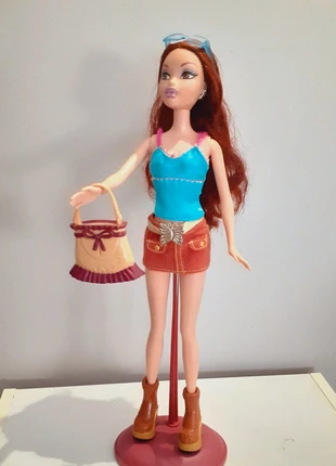 My scène Doll Mattel. Sur socle, brand: my scene, condition: Very good, size: Preemie, up to 44cm, €35.00, €37.45 includes Buyer Protection