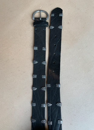 Vintage leather avant garde belt, marque: Vintage Dressing, état: Très bon état, taille: 85 cm, 20,00 €, 21,70 € Protection acheteurs incluse