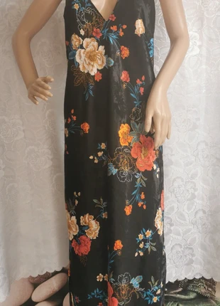 Robe longue satinée noire à fleurs rétro. Taille 40, zustand: Sehr gut, größe: L / 40 / 12, 14,90 €, 16,35 € inklusive Vinted-Käuferschutz