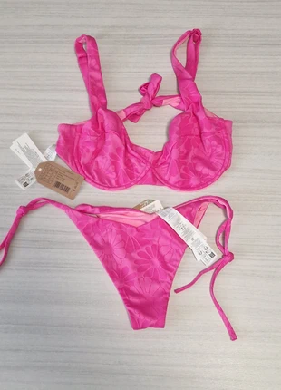 Bikini fucsia Calzedonia, marca: Calzedonia, estado: Novo com etiquetas, tamanho: L / 40 / 12, €29.90, €32.10 inclui Proteção do Comprador