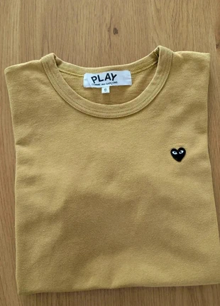 T-shirt Comme Des Garçons jaune moutarde | Taille S | Parfait état, brand: Comme des Garçons, condition: Very good, size: S / 36 / 8, €35.00, €37.45 includes Buyer Protection