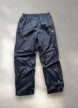 Adidas Black Track Pants M | Short-Sleeves/Corta-Vento Preto | Retro 90s/Y2K, marca: adidas, estado: Muito bom, tamanho: M, €19.90, €21.60 inclui Proteção do Comprador