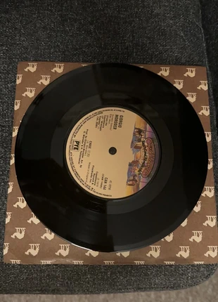 Giorgio moroder chase from midnight express vinyl 7” CAN 144 1978, condition: Very good, £2.00, £2.80 includes Buyer Protection