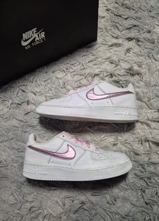 Basket Nike Air Force 1 Low Blanc Rose Taille 36,5, marque: Nike, état: Très bon état, taille: 36.5, 35,00 €, 37,45 € Protection acheteurs incluse