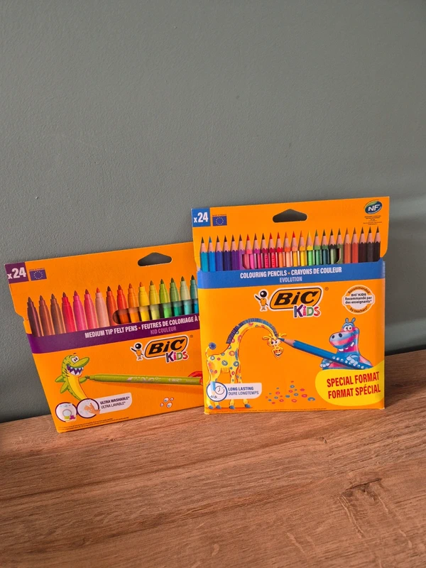 Lot 24 crayons de couleur + 24 crayons de bois neuf bic