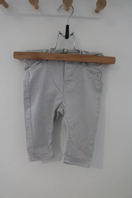 Ensemble haut Tape à l'oeil, pantalon Obaïbi et gilet h&M 6 mois - photo numéro 2