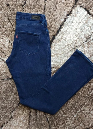 Jean Levi's Bold Curve Classic Rise Straight W27 L32 bleu, marque: Levi's, état: Très bon état, taille: S / 36 / 8, 23,00 €, 24,85 € Protection acheteurs incluse