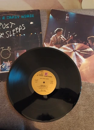 Neil Young & Crazy Horse - Rust Never Sleeps (Vinile), zustand: Gut, 12,00 €, 13,30 € inklusive Vinted-Käuferschutz