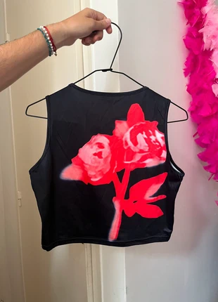 Crop top noir fleuri Ibiza, marque: agnese studios, état: Neuf sans étiquette, taille: M / 38 / 10, 15,00 €, 16,45 € Protection acheteurs incluse