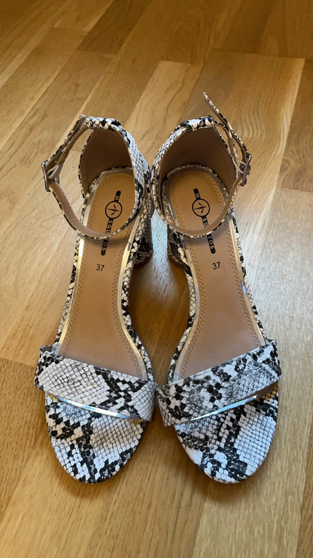 Sandales talon motif serpent Vinted