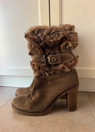 Bottines marron en véritable cuir et daim taille 38, marque: Vera Pelle, état: Neuf sans étiquette, taille: 38, 25,00 €, 26,95 € Protection acheteurs incluse