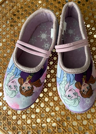 Disney frozen pantoffels  maat 29, merk: Disney, staat: Heel goed, maat: 29, € 3,00, € 3,85 inclusief Kopersbescherming
