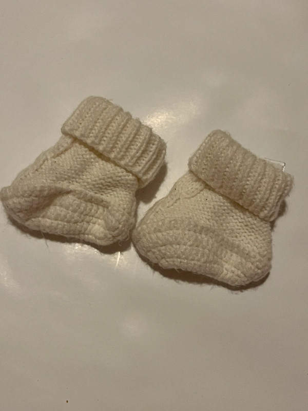 Baby white knitted stockings 2