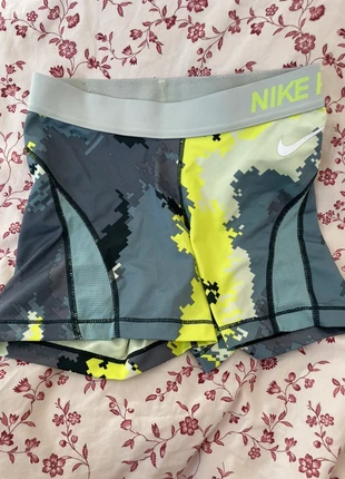 Nike pro shorts, brand: Nike, condizioni: Ottime, taglia: S / IT 40 / EU 36, €11.00, €12.25 include la Protezione acquisti